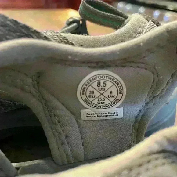 Keen Whisper Waterproof Sandals Shoes Womens Size 8.5 Gray Outdoor Sport Trail - Picture 10 of 14